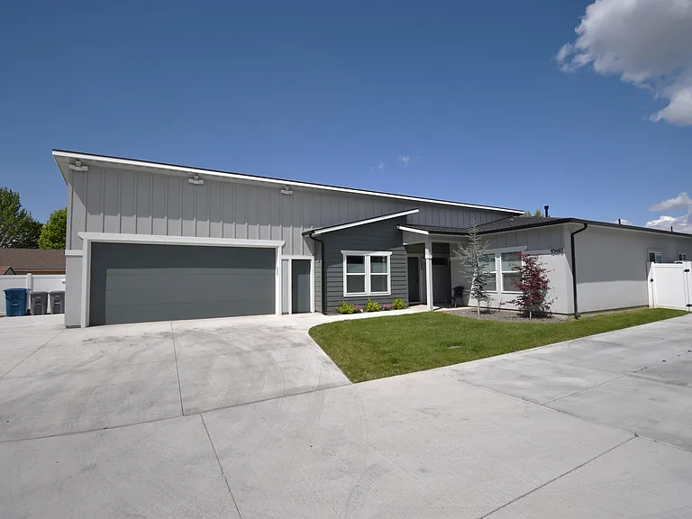 10494 W Shields Ave — Photo 51