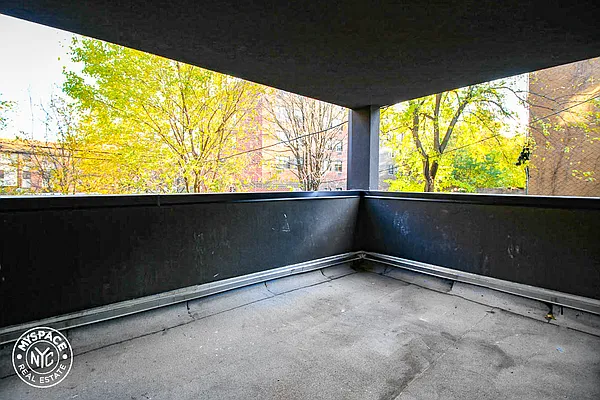 Rented by MySpaceNYC | media 7