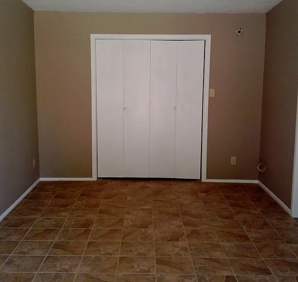 421 1/2 E Coronado Rd — Photo 2
