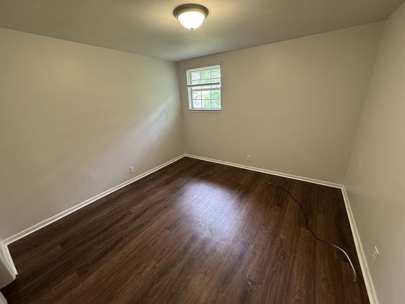 5th image of 419 Sarver Ave #B