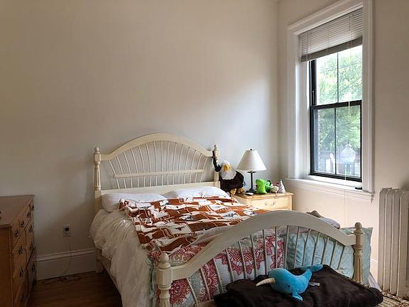 3rd image of 87 Dartmouth St