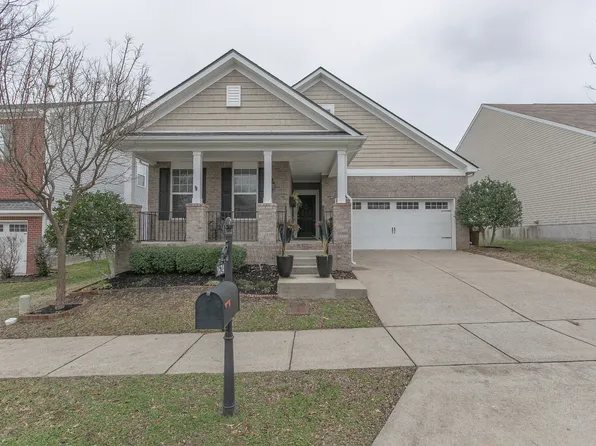 1624 Stonewater Dr, Hermitage, TN 37076