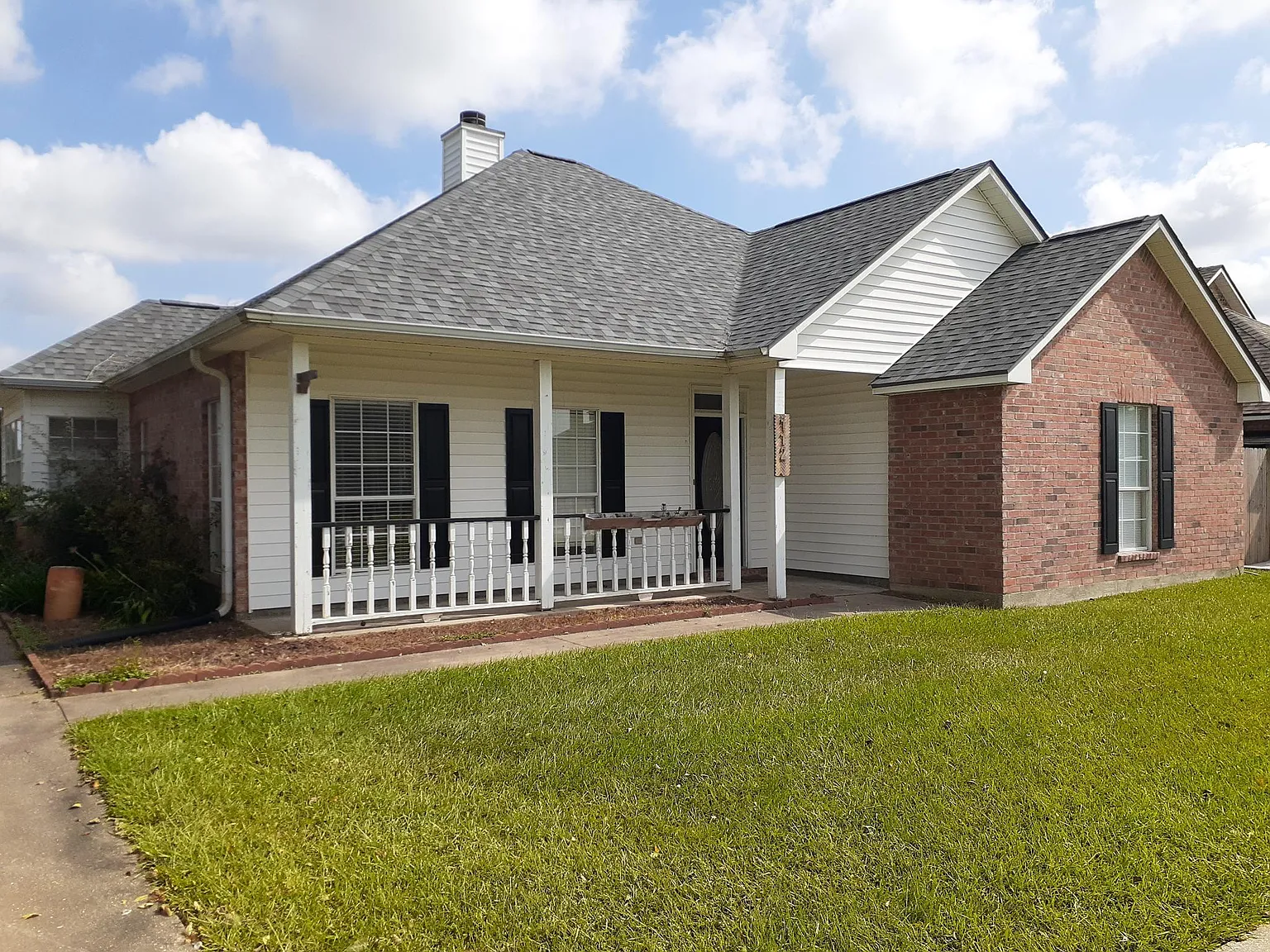 112 Pinnacle Dr — Photo 2