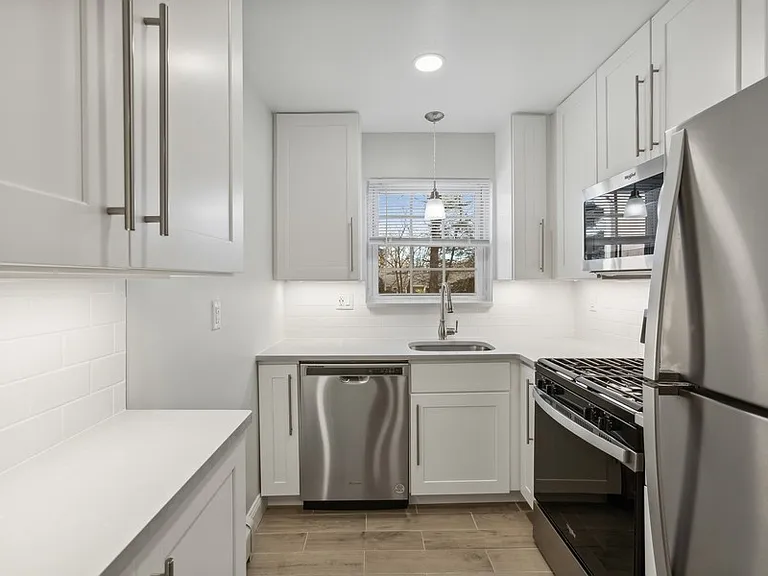 Riverview Terrace Apartments — Photo 1