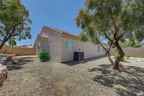 2444 Urrard St Photo 1