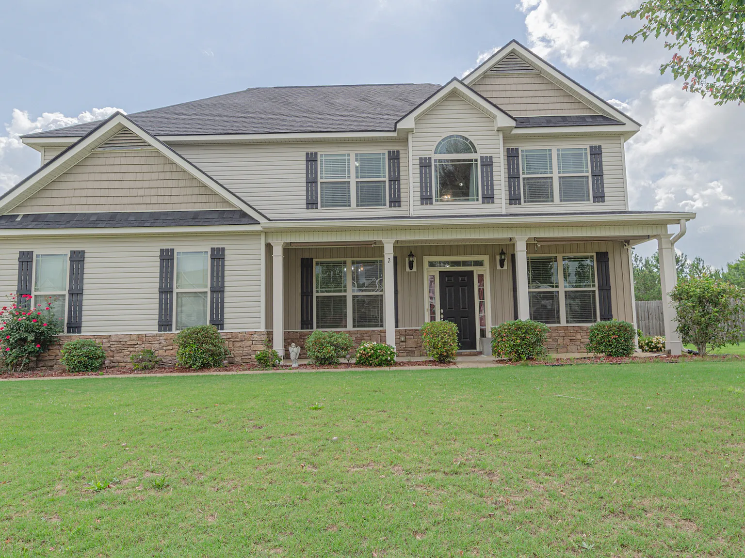 4 bed, 2682 sqft, $2,200 — Photo 1