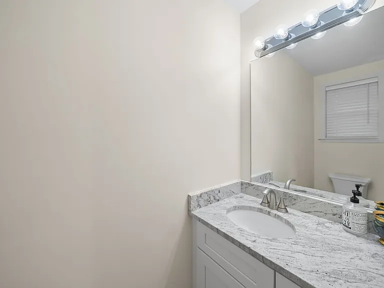 527 Red Oak Rd — Photo 19