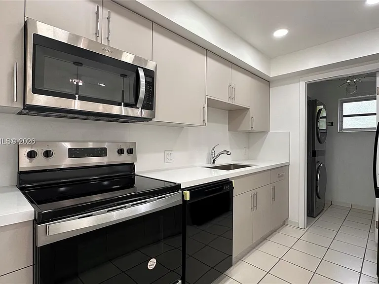 8401 SW 107th Ave #331E — Photo 1