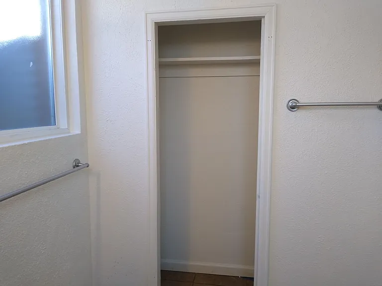 2128 Hooker St — Photo 27