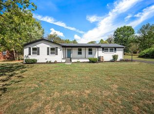 121 S Valley Rd, Hendersonville, TN 37075