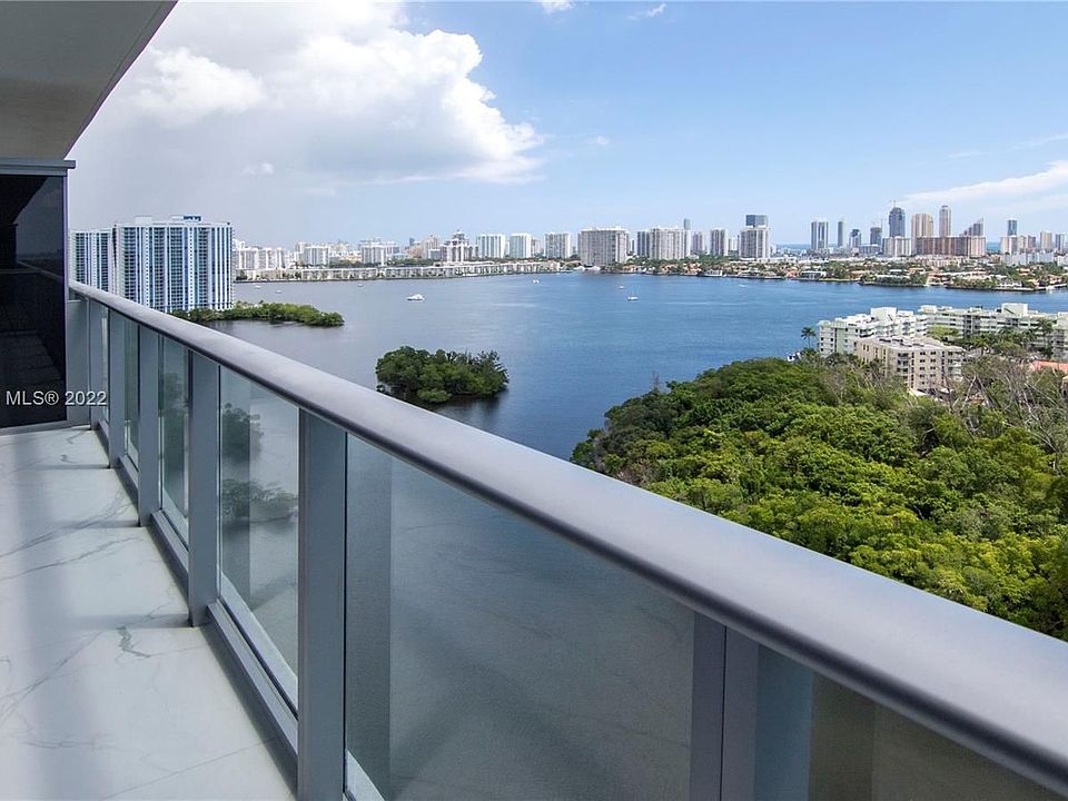 1st image of 16385 Biscayne Blvd Unit 2016