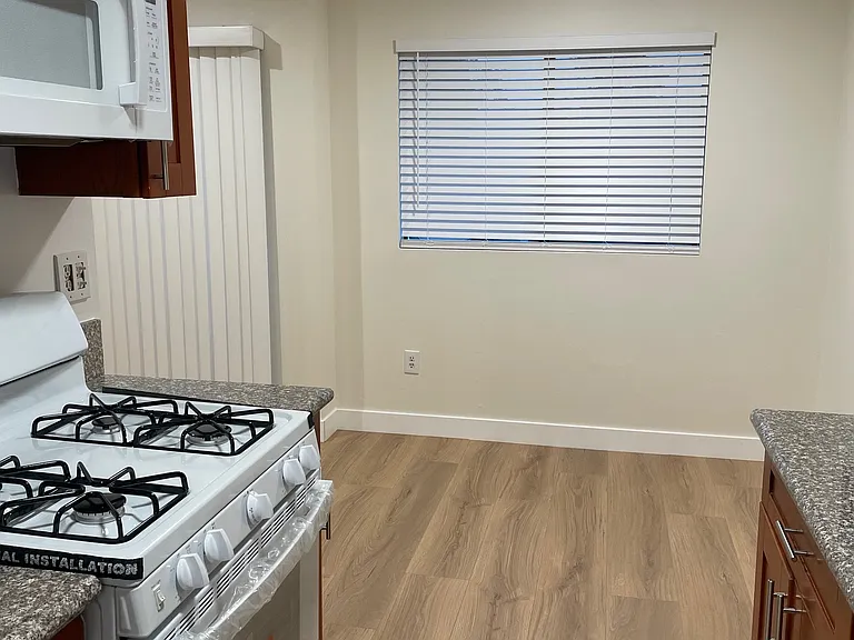 7255 Amigo Ave #4 — Photo 4