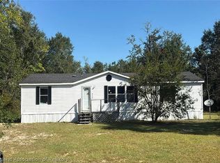 2556 Parrot Bay Dr, Cottondale, FL 32431