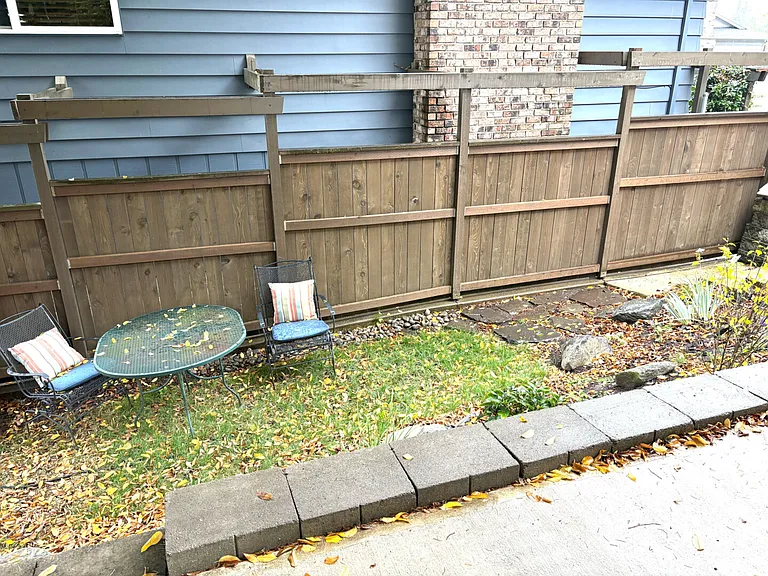 Tudor Ct — Photo 7