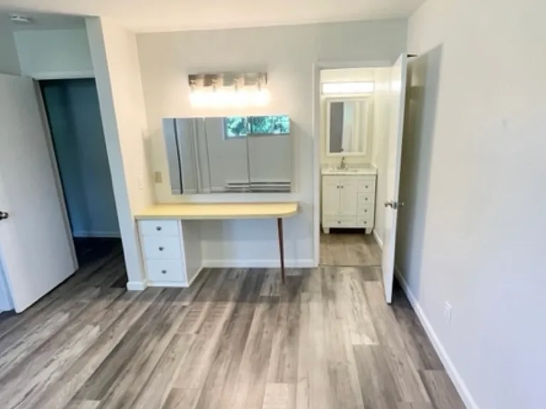 1844 Park Ave #11 — Photo 8