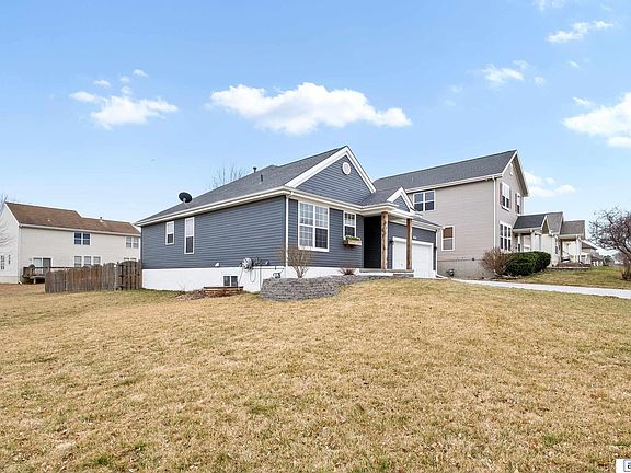 2nd image of 2901 Birchwood Dr
