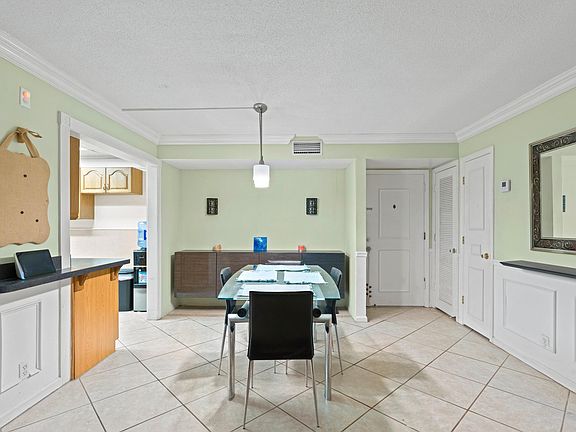 3rd image of 1428 SE 4th Avenue #105