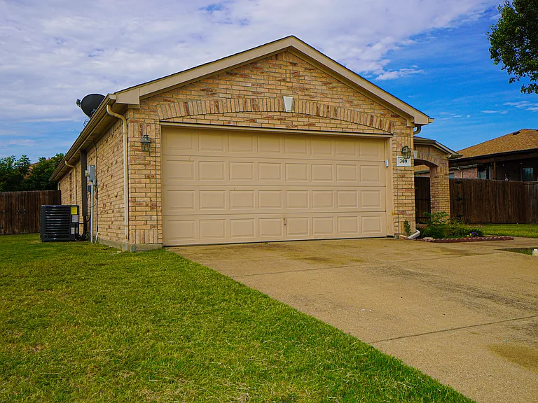 309 Stanford Dr — Photo 4