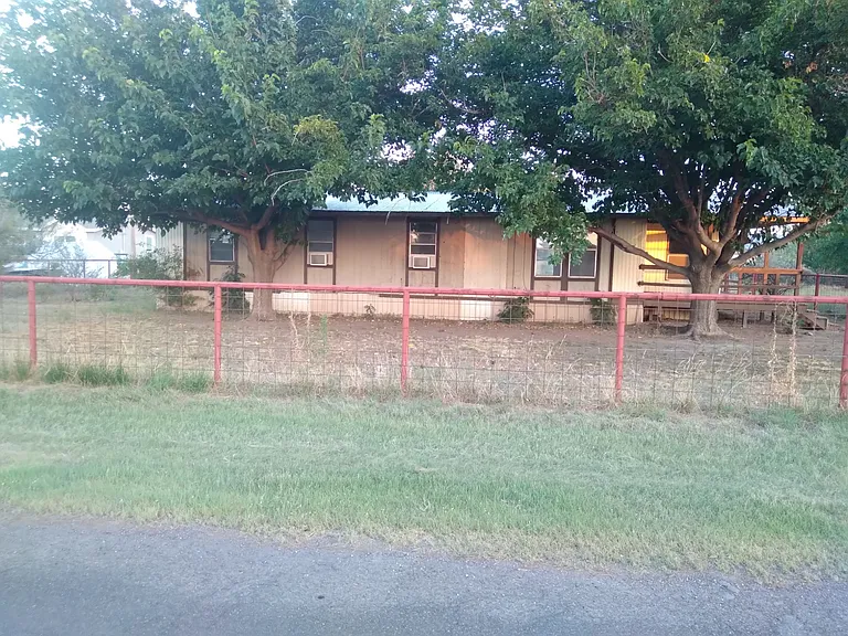 1802 W Fort Davis Ave — Photo 7
