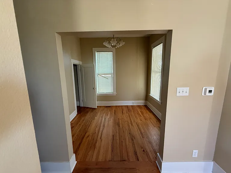 915 E Routt Ave — Photo 8