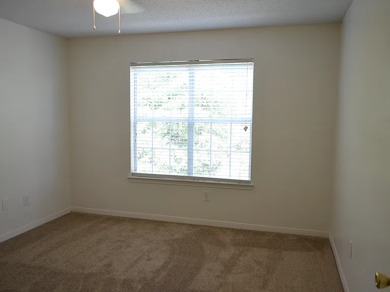 The Glen Apartments — Photo 69