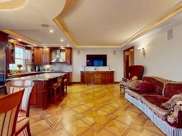 120 Oceana Drive West image 12 of 37