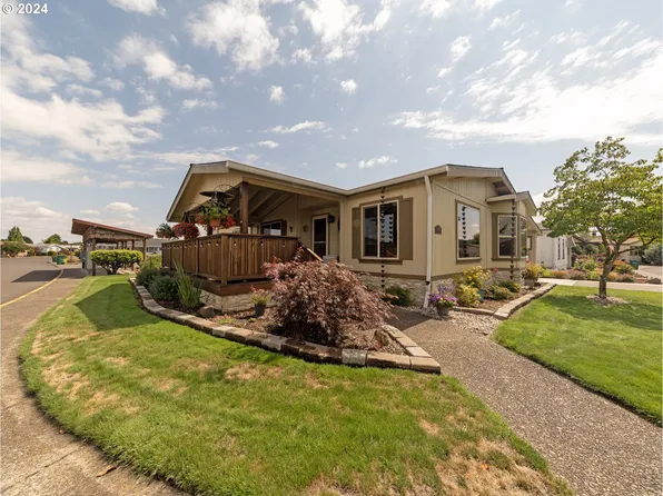1209 Mountain View Dr Space 120, Forest Grove, OR 97116