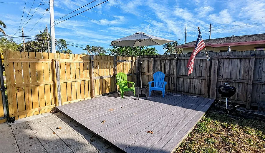 SE 2nd Ave, Dania Beach — Photo 4