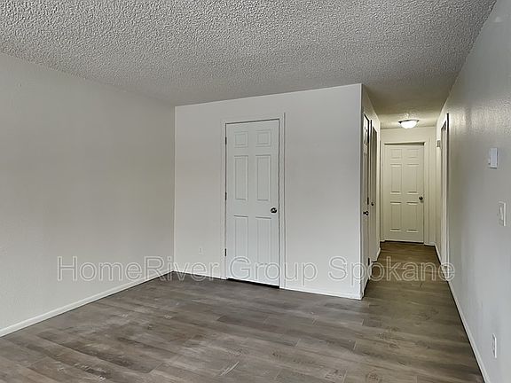 5th image of 1415 W Euclid Ave