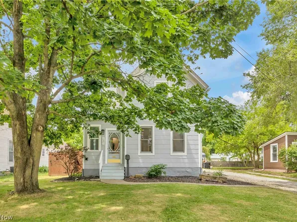 131 N Vine St, Medina, OH 44256