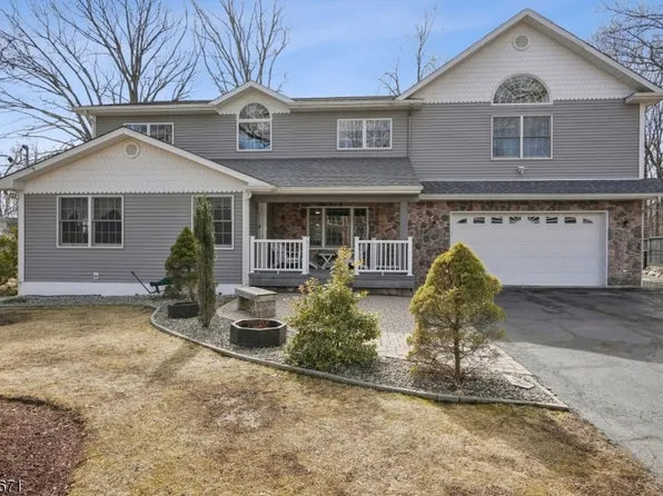 150 Dogwood Dr, Oakland Boro, NJ 07436