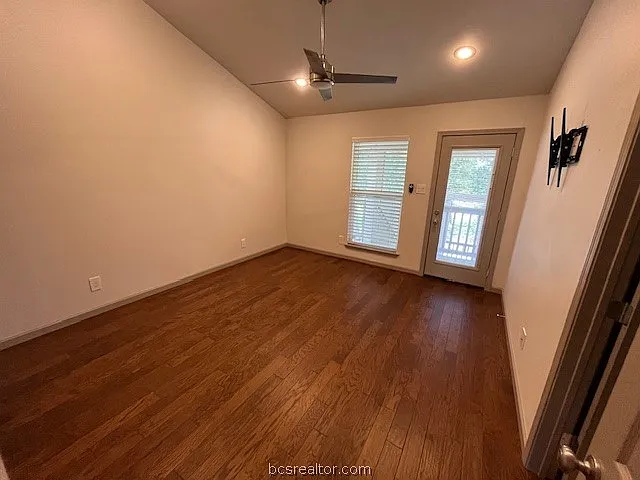 10328 N Dowling Rd — Photo 18