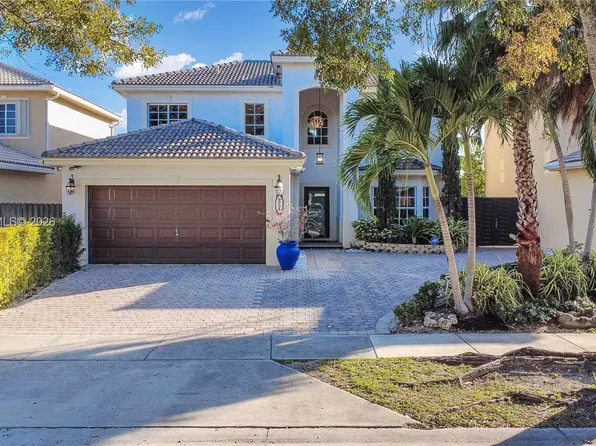 9008 SW 211th Ln, Cutler Bay, FL 33189