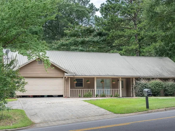 1377 E University Dr, Auburn, AL 36830