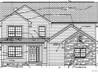 17601 Wilhelmine Ave, Fraser, MI 48026