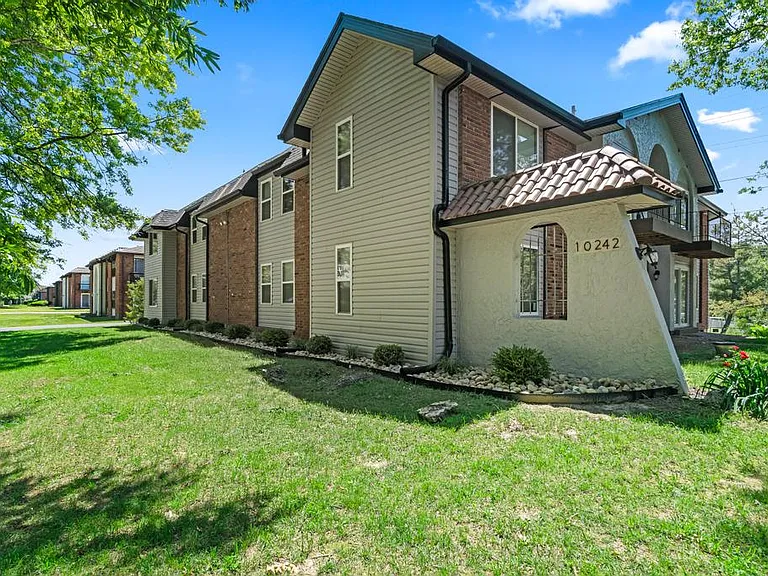 10258 Squire Meadows Dr #3 — Photo 16
