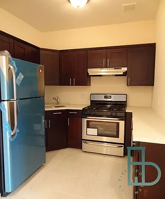 Rented by Miron Realty Group | media 17