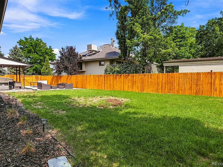 2320 S Holly Pl — Photo 32