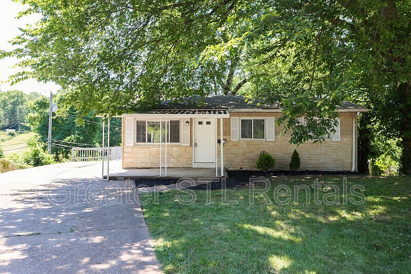 1st image of 20 Ville Donna Ct