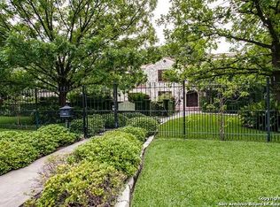 134 Parklane Dr, Olmos Park, TX 78212