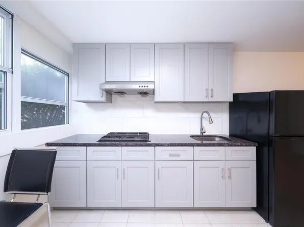 2240 East 26th Street image 5 of 20