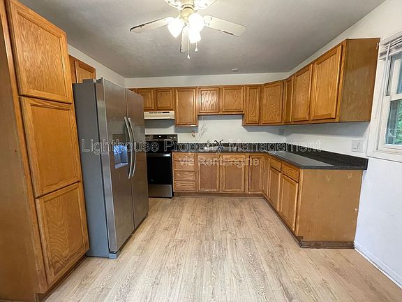 3rd image of 4211 Beechmount Ave
