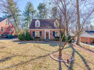 1210 Falcon Dr, Audubon Park, KY 40213