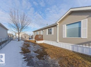 220 Oak Wood Dr NW, Edmonton, AB T6P 0A3