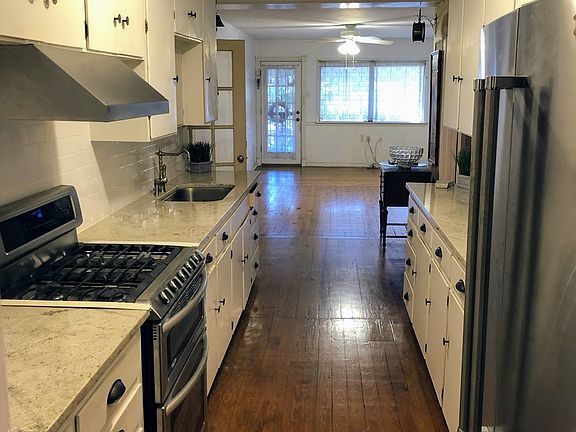 3rd image of 818 Cottonwood Ave