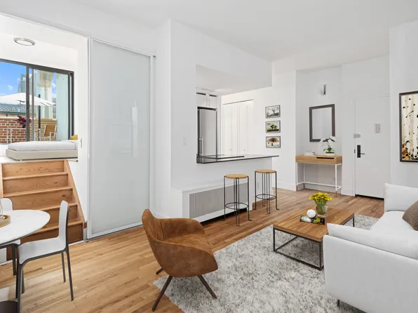 23 East 10th Street image 1 of 10