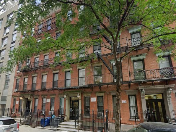 445 W 37th St APT 5R