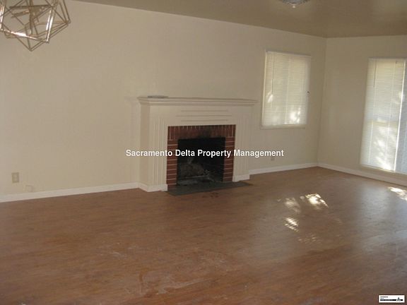 4th image of 6025 8th Ave