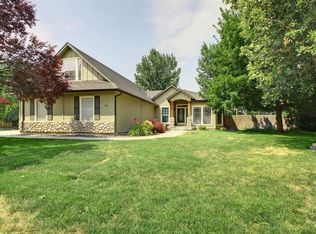 13 S Rolling Green St, Nampa, ID 83687