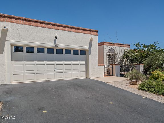 2nd image of 812 W Safari Dr